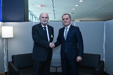 news img