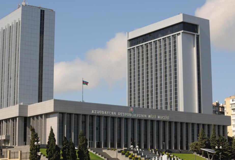Milli Məclisdə yeni ombudsmanın seçilməsi məsələsi müzakirəyə çıxarılıb